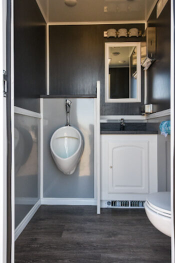 3 – Station Luxury Restroom Trailer for Men